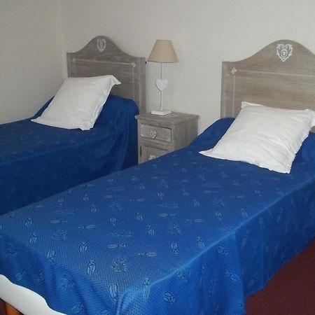 Domaine Saint-Louis Bed & Breakfast Каркасон Стая снимка